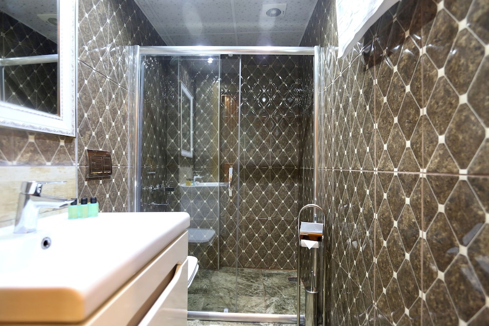 Deluxe Triple Room photo 2