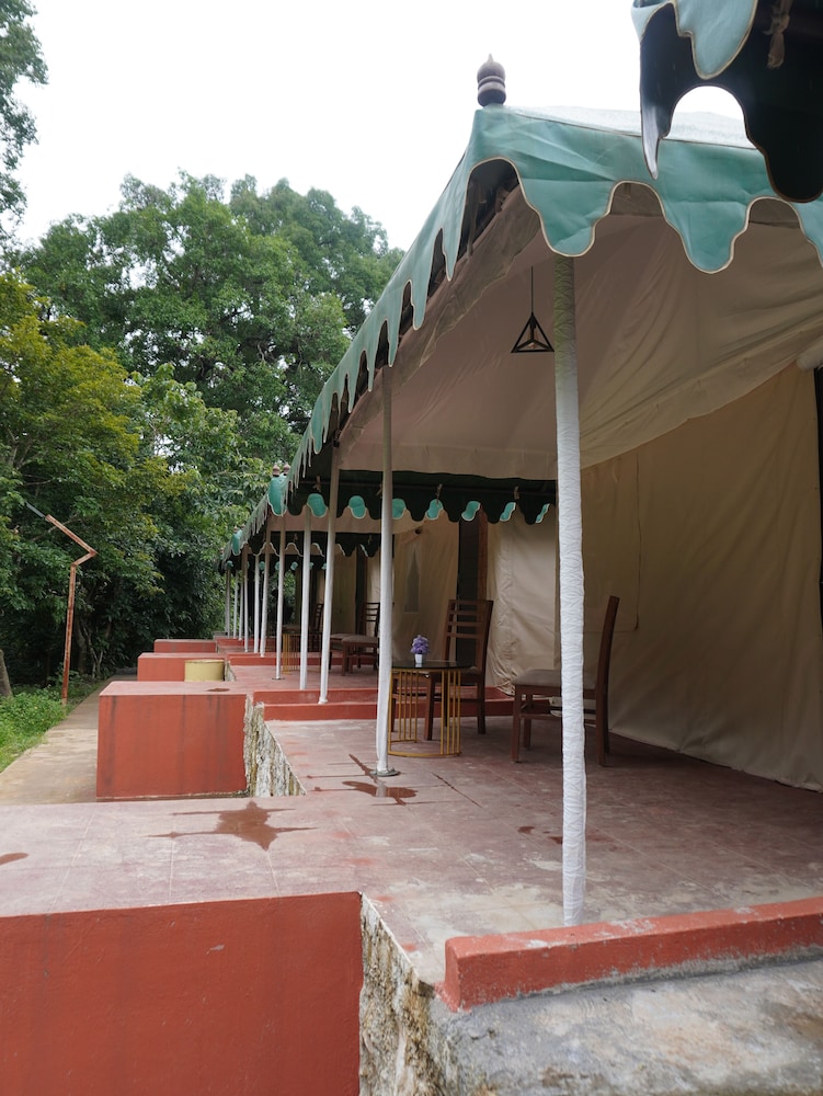 Royal Tent photo 2
