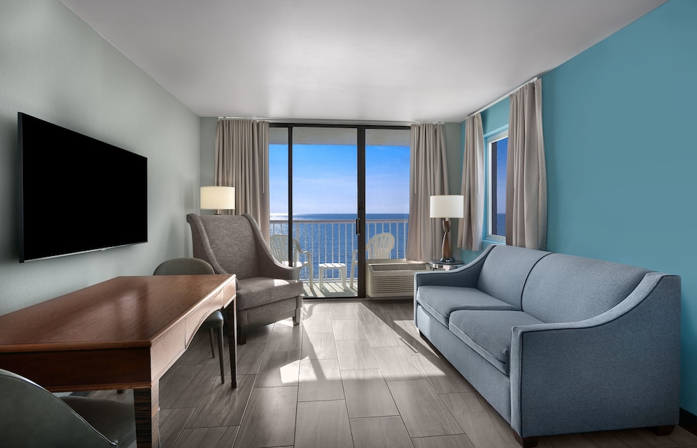 Suite, Jetted Tub, Oceanfront - Photo 1