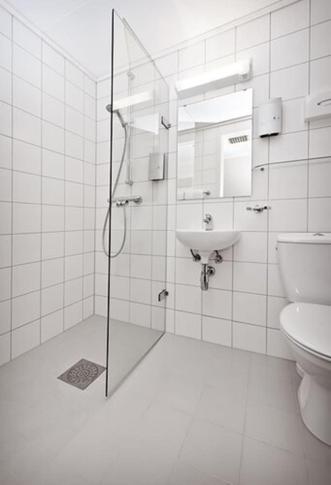 Standard Twin Room - Photo 5