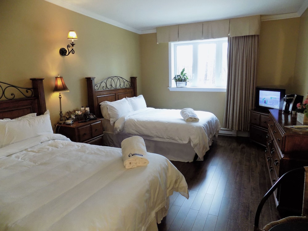 Economy Room, 2 Double Beds photo 2