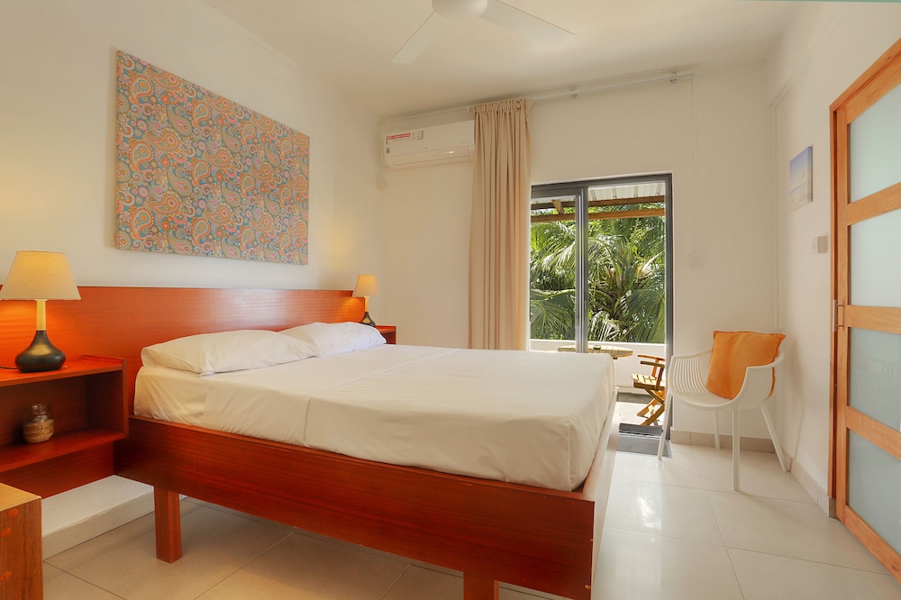 Standard Double Room, 1 Double Bed, Non Smoking, Partial Sea View