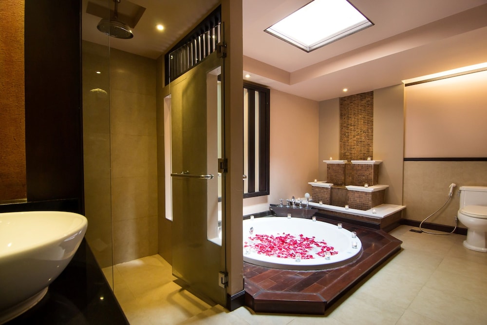 Royal Villa - Photo 5