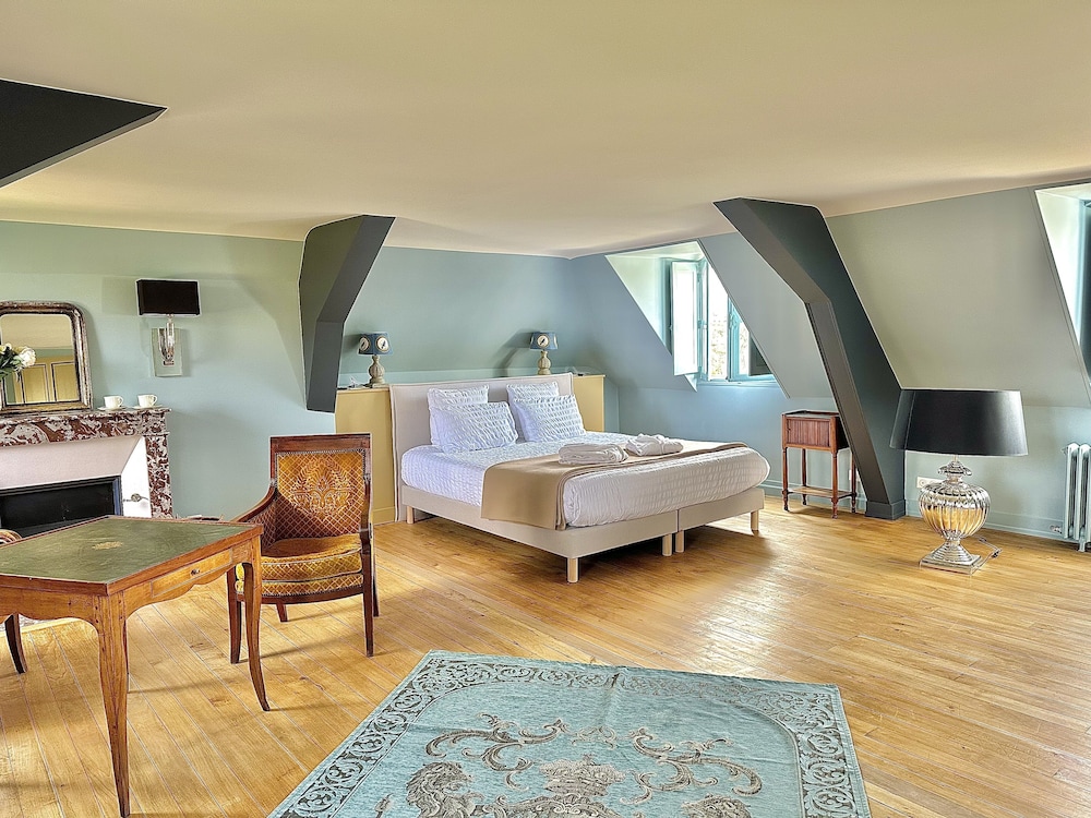Deluxe Suite photo 1