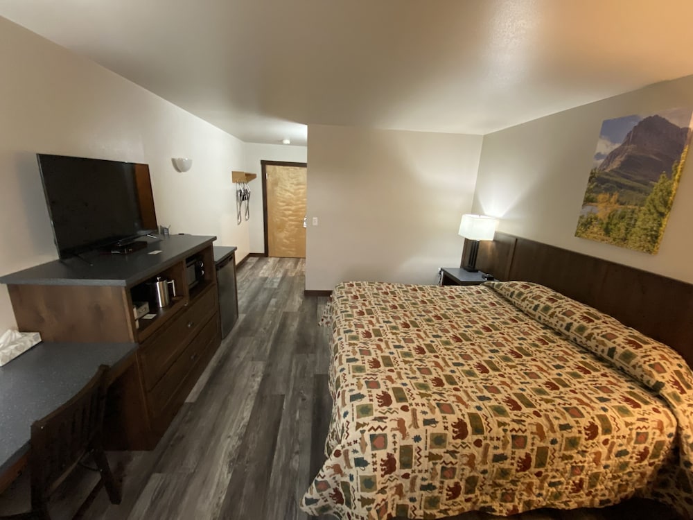 Classic Room, 1 King Bed, Sunset View , Non-Smoking photo 1