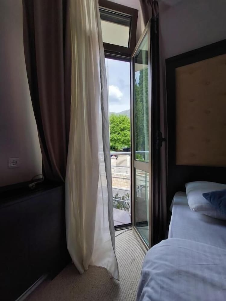 Economy Double Room photo 2