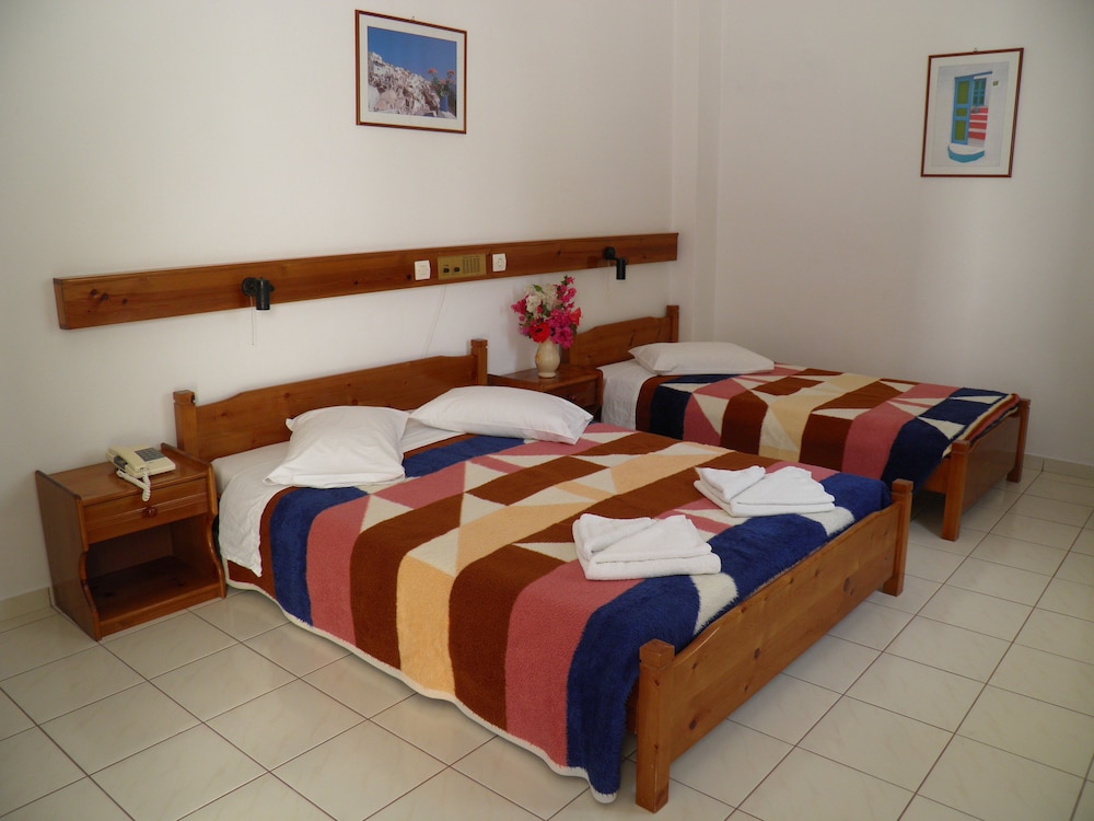 Economy Triple Room - Photo 1