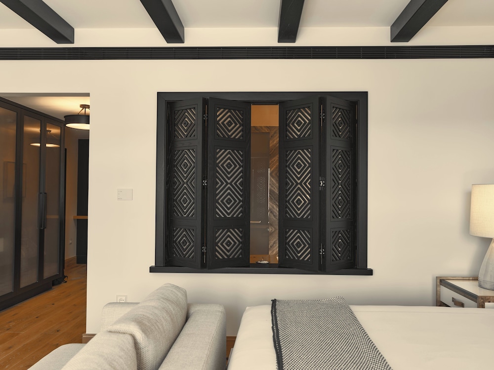 Deluxe Room, 1 King Bed, Terrace, Valley View - Photo 1