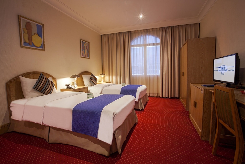 Standard Twin Room - Photo 4
