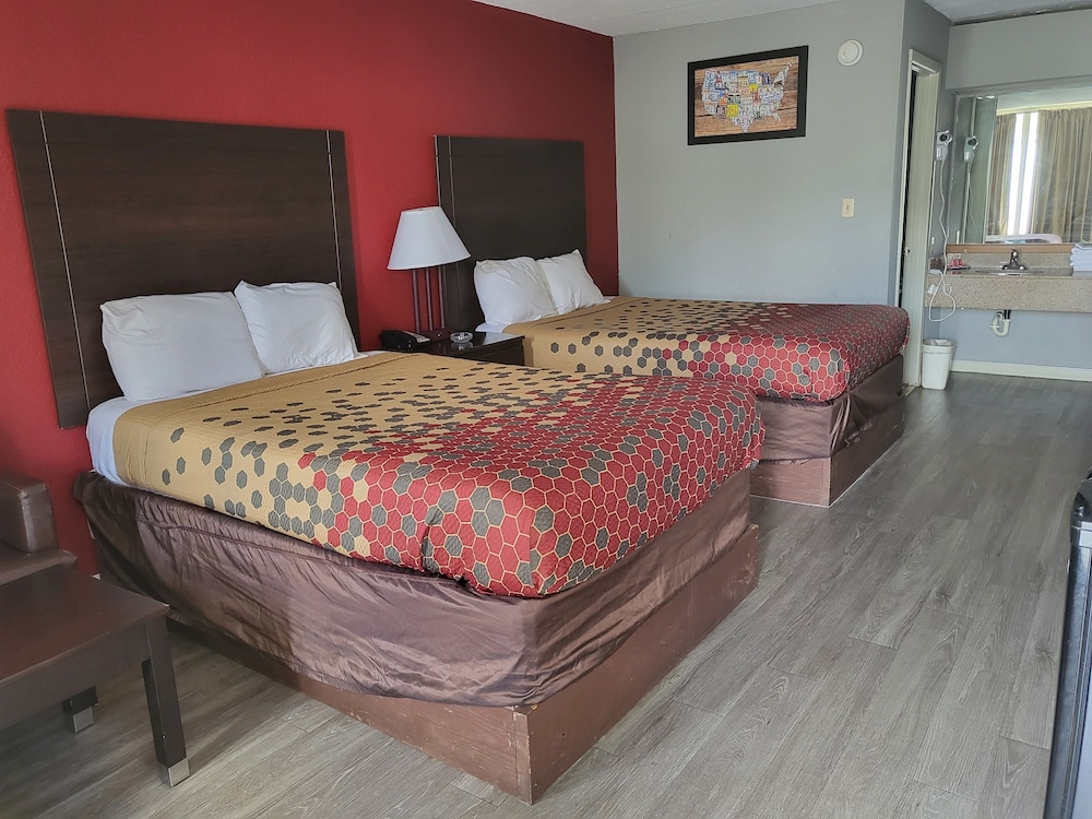 Room, 2 Double Beds, Accessible, Non Smoking - Photo 4