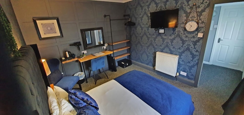 Superior Double Room, Ensuite - Photo 5
