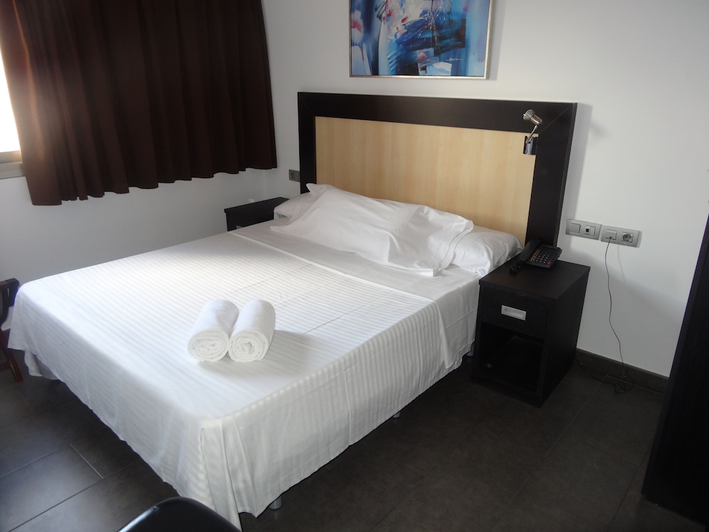 Double Room - Photo 11