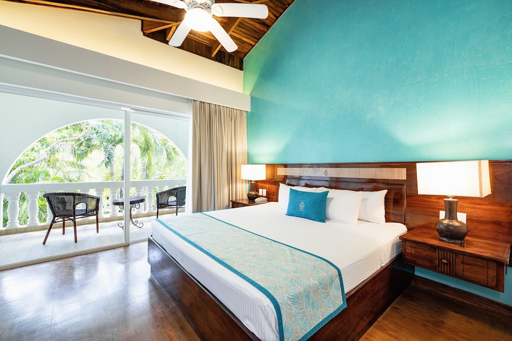 Tropicana Pool View King Bed - Photo 1