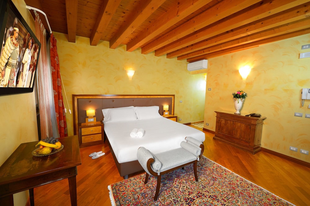 Quadruple Room photo 3