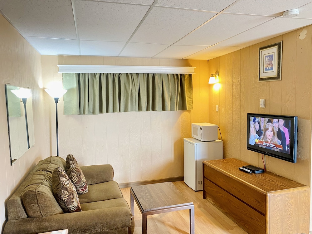 Deluxe Room, 1 Queen Bed, Non Smoking photo 3