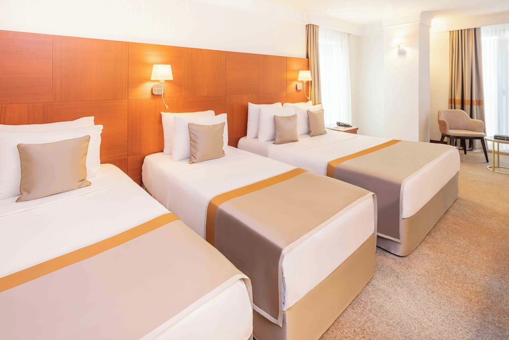 Deluxe Triple Room photo 1