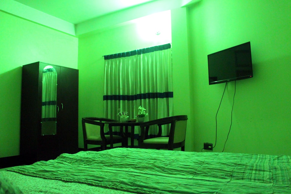 Deluxe Double Room, 1 Bedroom, Smoking, Garden View photo 3