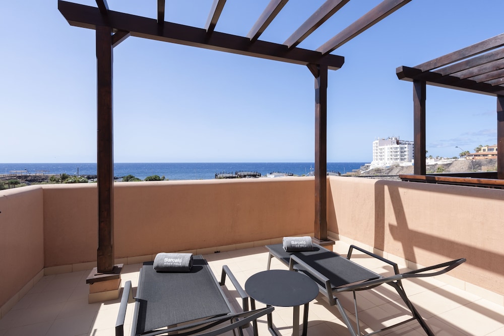 Deluxe Suite, Sea View (2 adults + 2 child)