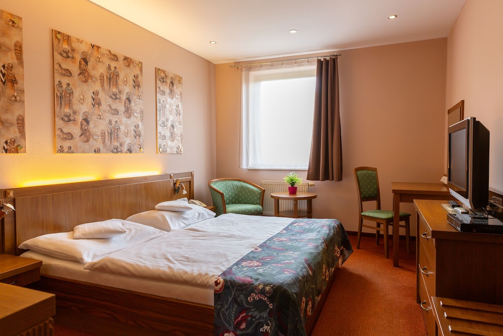 Comfort Double Room, 1 King Bed, Non Smoking - Photo 1