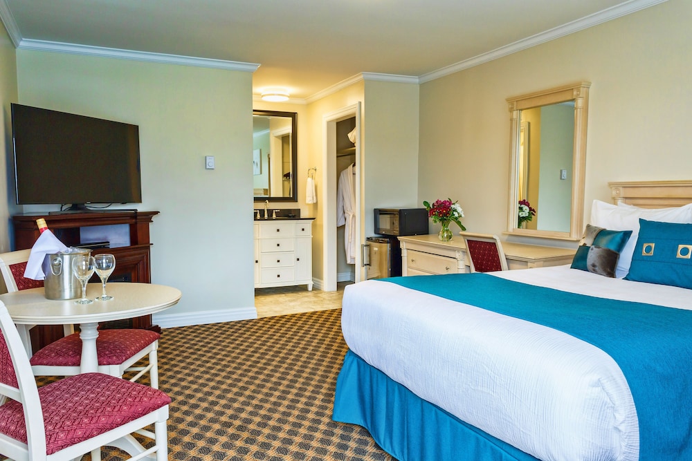 Room, 1 Queen Bed, Fireplace photo 2