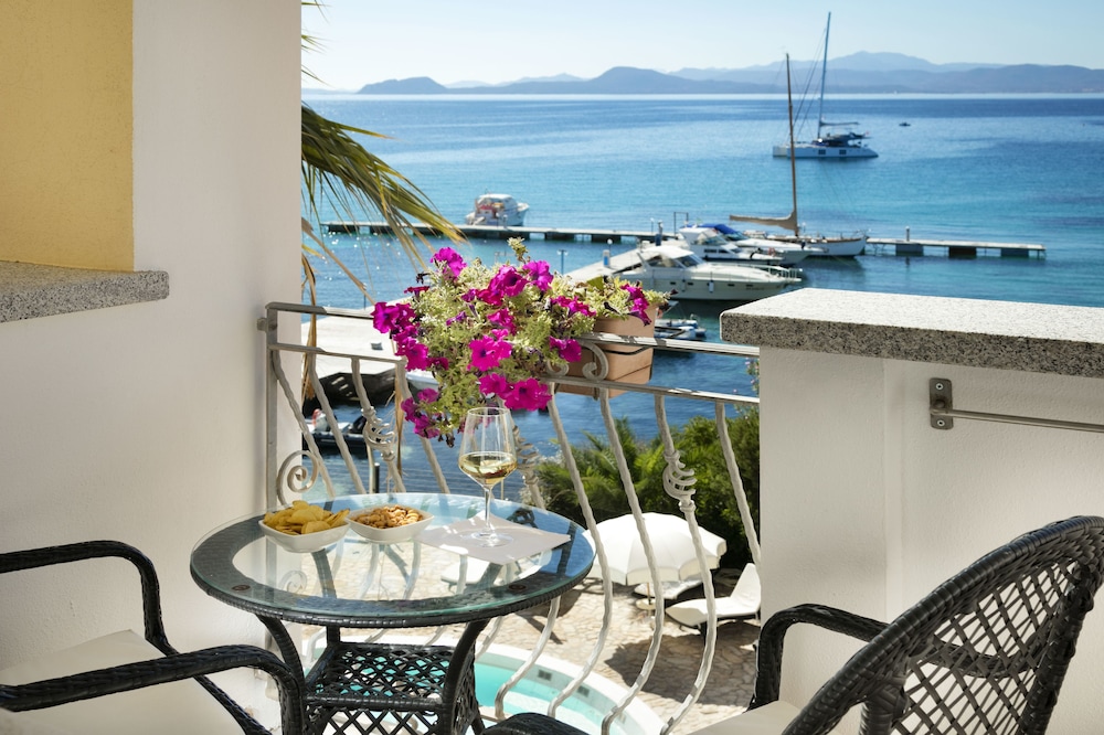 Comfort Room, Sea View photo 3