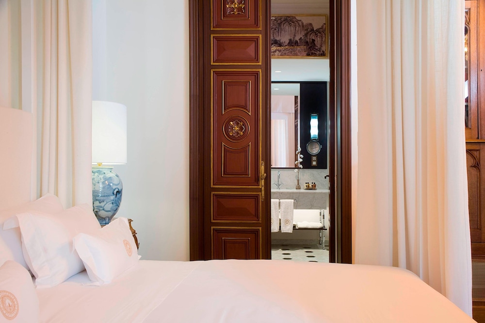 Suite, 1 Bedroom, City View thumbnail 6