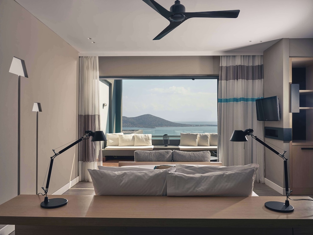 Junior Suite (Sapphire Zen Suite with private pool) - Photo 22