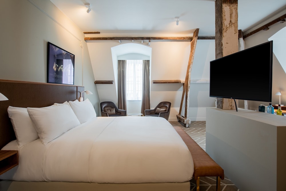Junior Suite, 1 Bedroom - Photo 11