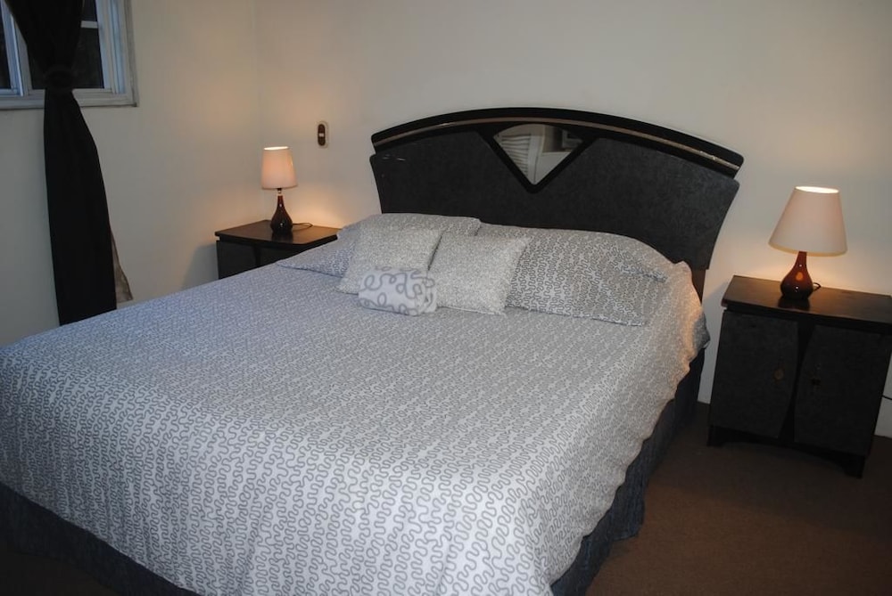 Apartment, 1 Queen Bed, Garden View photo 1
