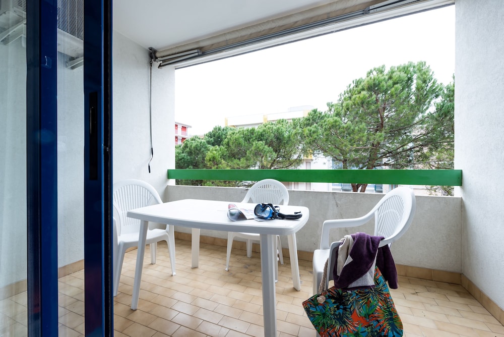 Studio, Multiple Bedrooms, Balcony
