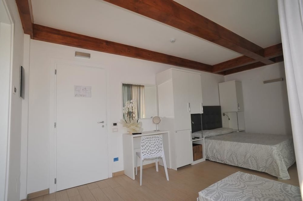 Room photo 3