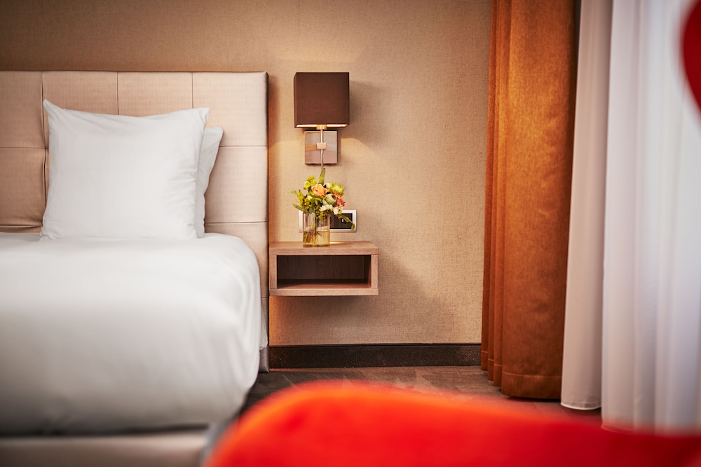 Room, Accessible photo 3