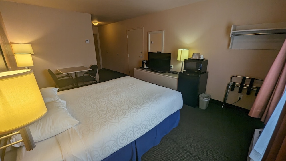 Room, 1 Queen Bed, Accessible, Non Smoking (Bathtub w/ Grab Bars) - Photo 3