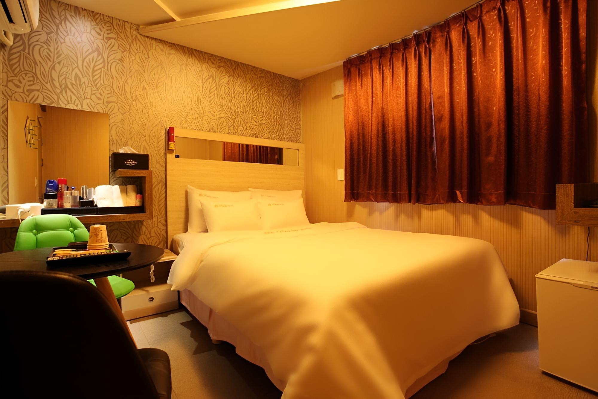 Room (Standard room)