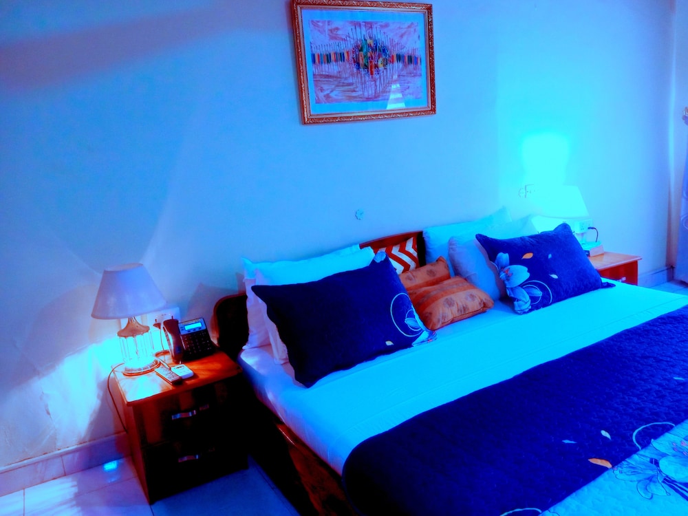 Deluxe Room with Balcony photo 2