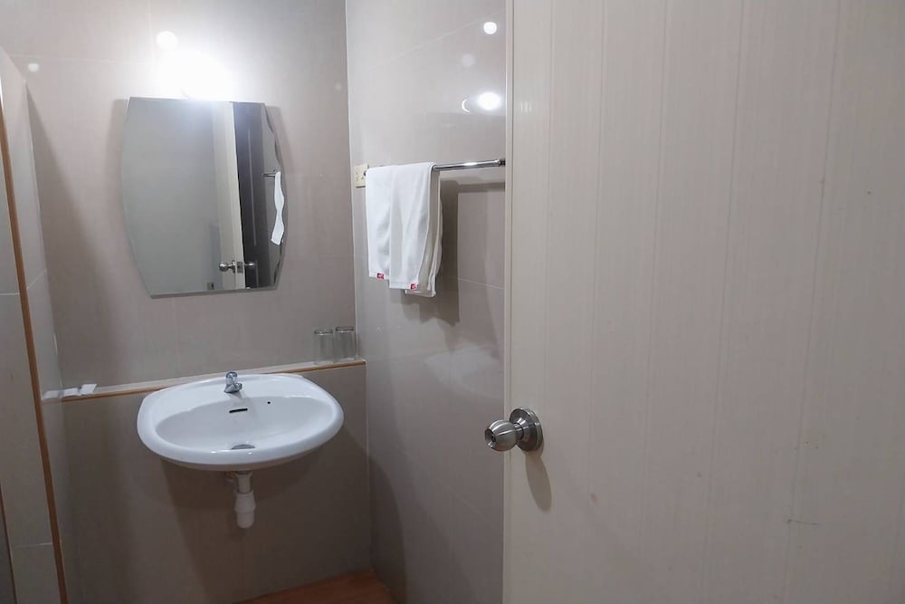 Deluxe Double Room - Photo 26