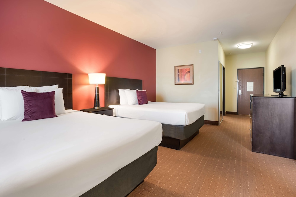 Room, 2 Queen Beds - Photo 8