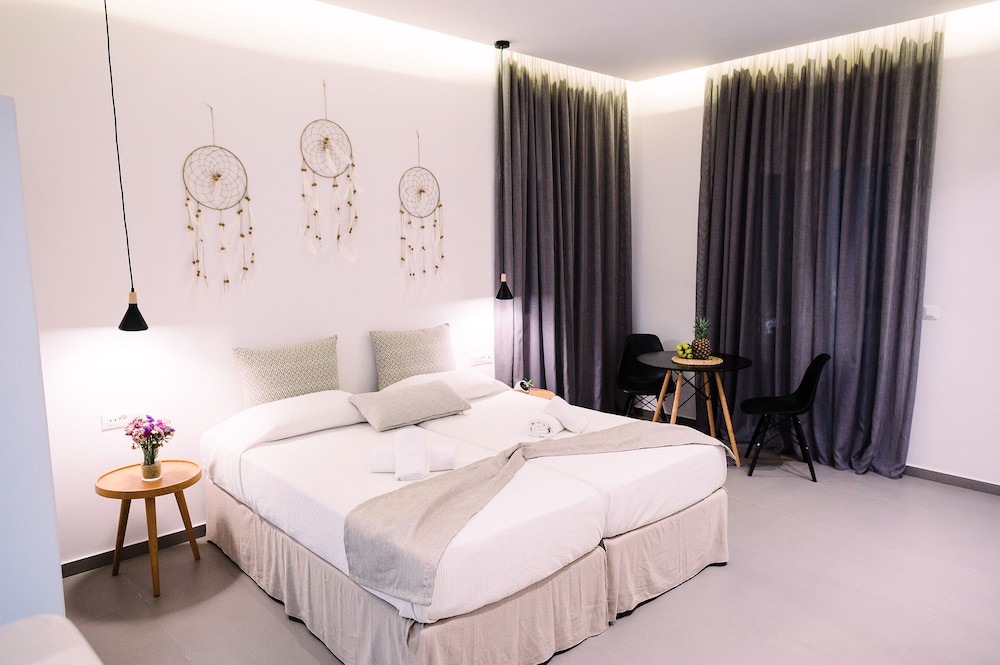 Deluxe Double Room, Partial Sea View