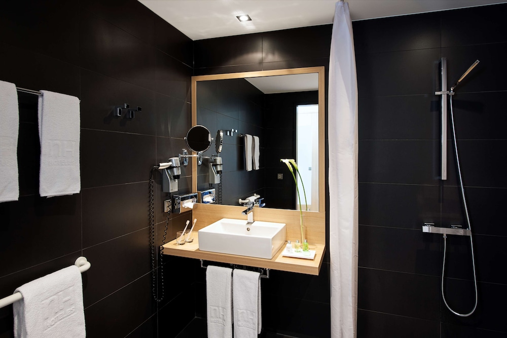 Standard Room thumbnail 6