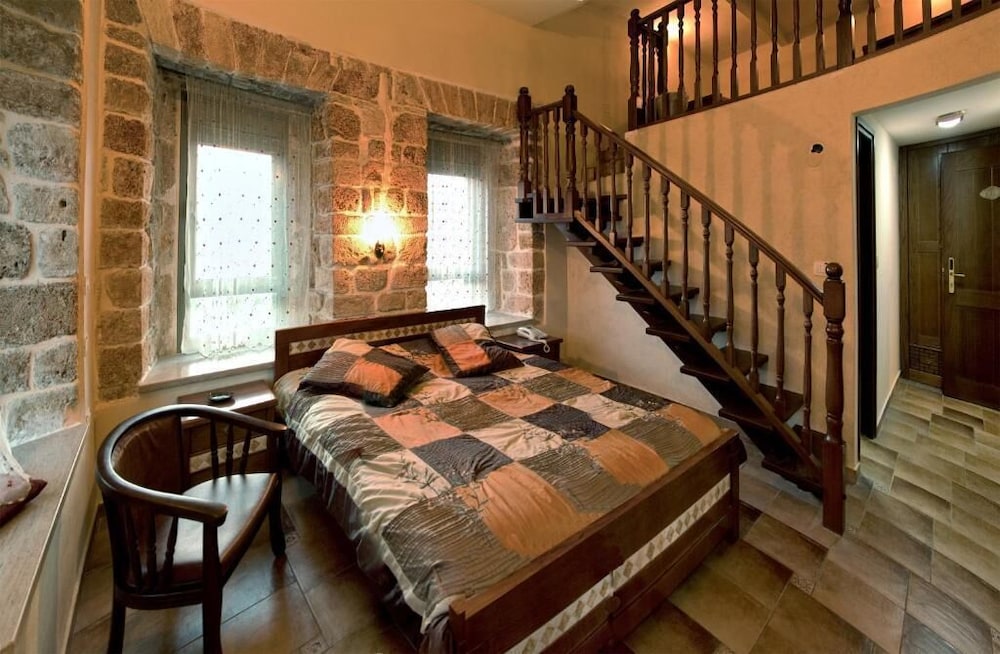 Family Room photo 1