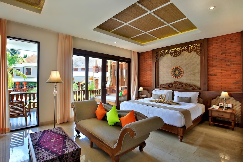 Junior Suite, Pool View