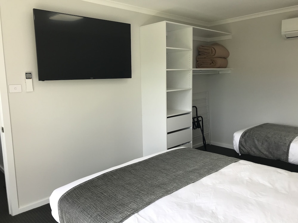 Standard Apartment, 3 Bedrooms, Kitchen photo 2