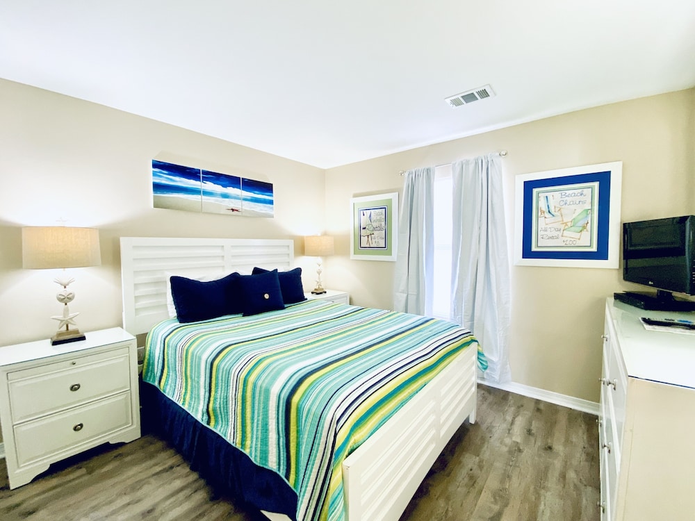 Condo, 1 Bedroom, Balcony, Beach View (315) photo 3