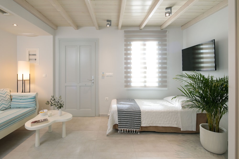 Family Suite - Photo 10