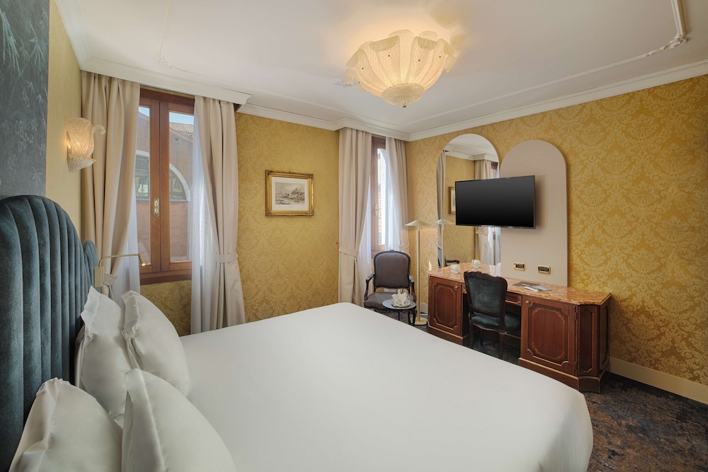 Superior Room (Extra Bed 3 adults) - Photo 2