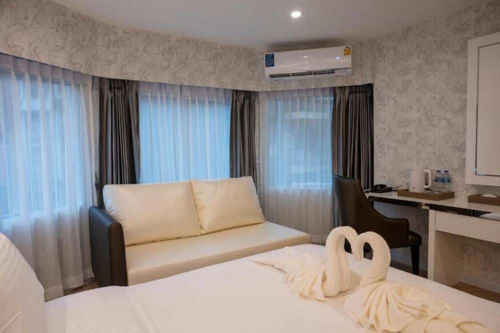Suite With King Bed photo 3