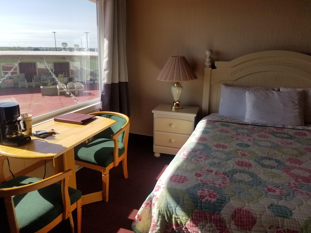 Deluxe Room, 2 Queen Beds, Refrigerator & Microwave, Marina View photo 2