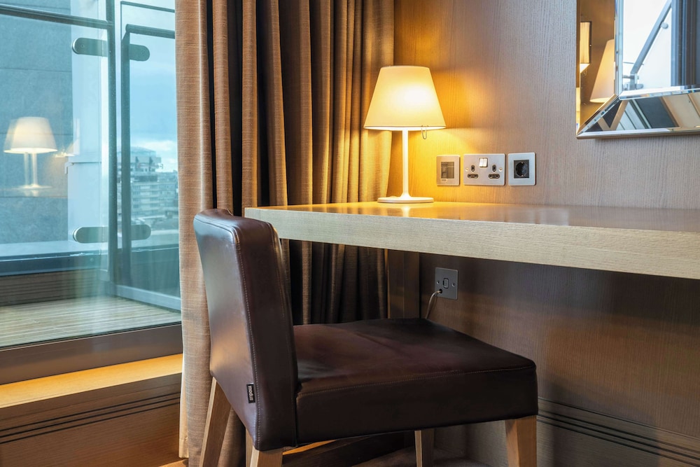 Junior Suite, Balcony thumbnail 5