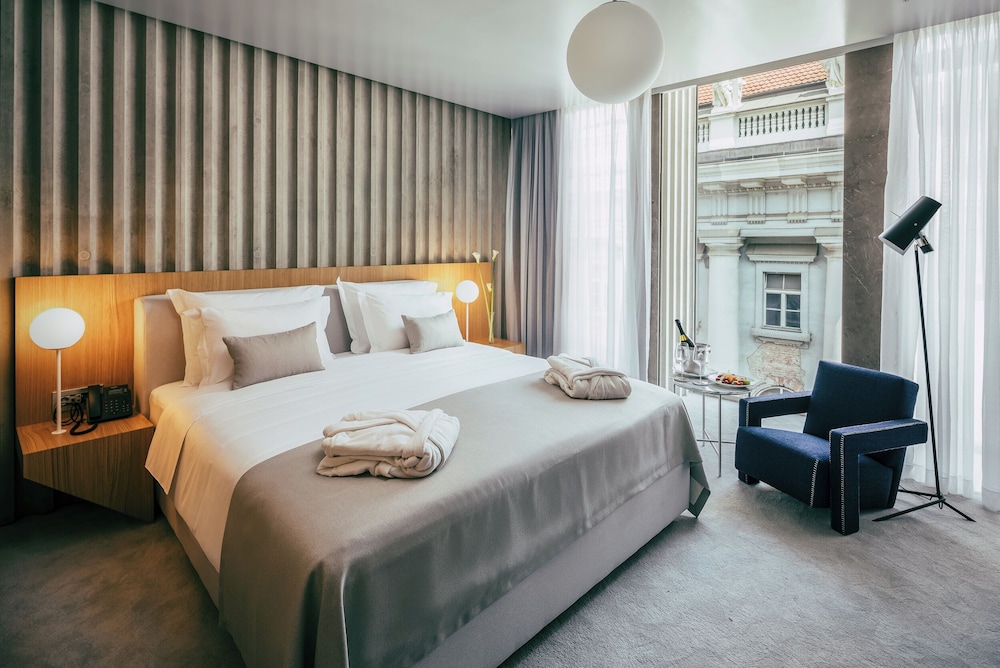 Deluxe Double Room - Photo 1