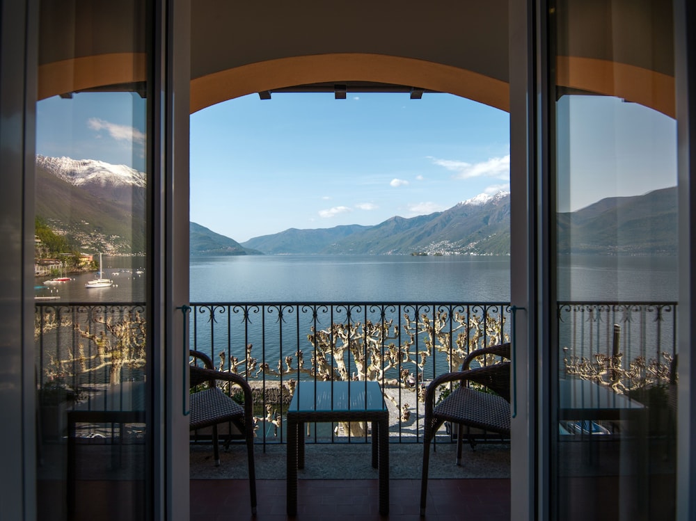 Exclusive Double or Twin Room, 1 Bedroom, Balcony, Lake View photo 3